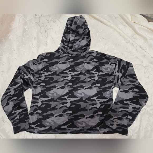 4/$20- Aero Camouflage Hoodie with Pink Logo - Picture 4 of 5